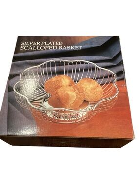 New Vintage Paul Revere Silversmith Silver Plated Scalloped Basket